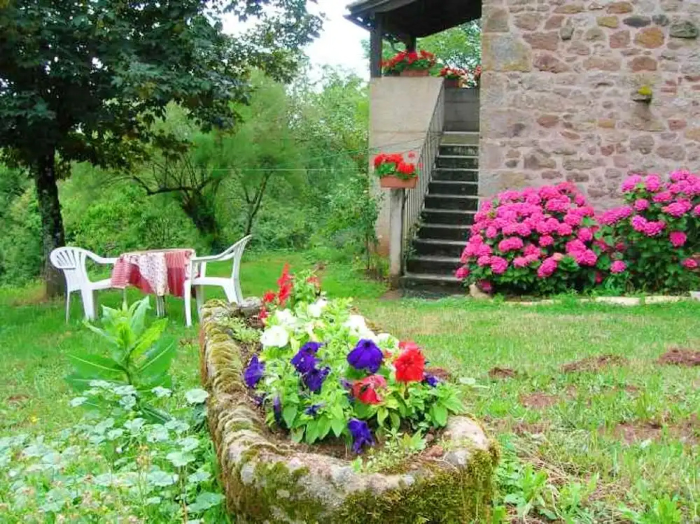 House With one Bedroom in Najac, With Wonderful Mountain View and Furnished Garden - 7 km From the Beach