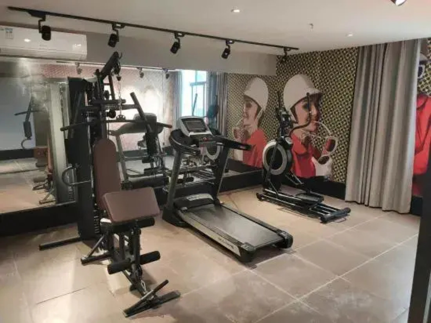 Fenghuangcheng Hotel