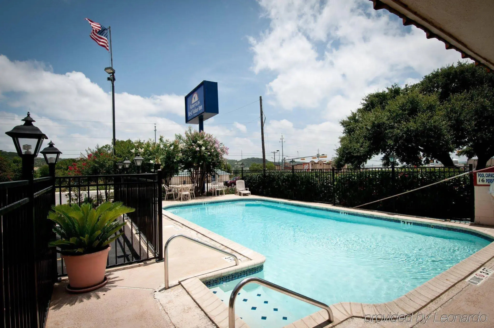 LoneStar Inn