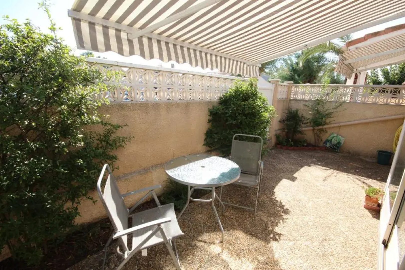 Belle villa 4 couchages a 400 m de la plage 2 chambres terrasse d angle parking dans résidence sécurisée avec piscine commune LROND39