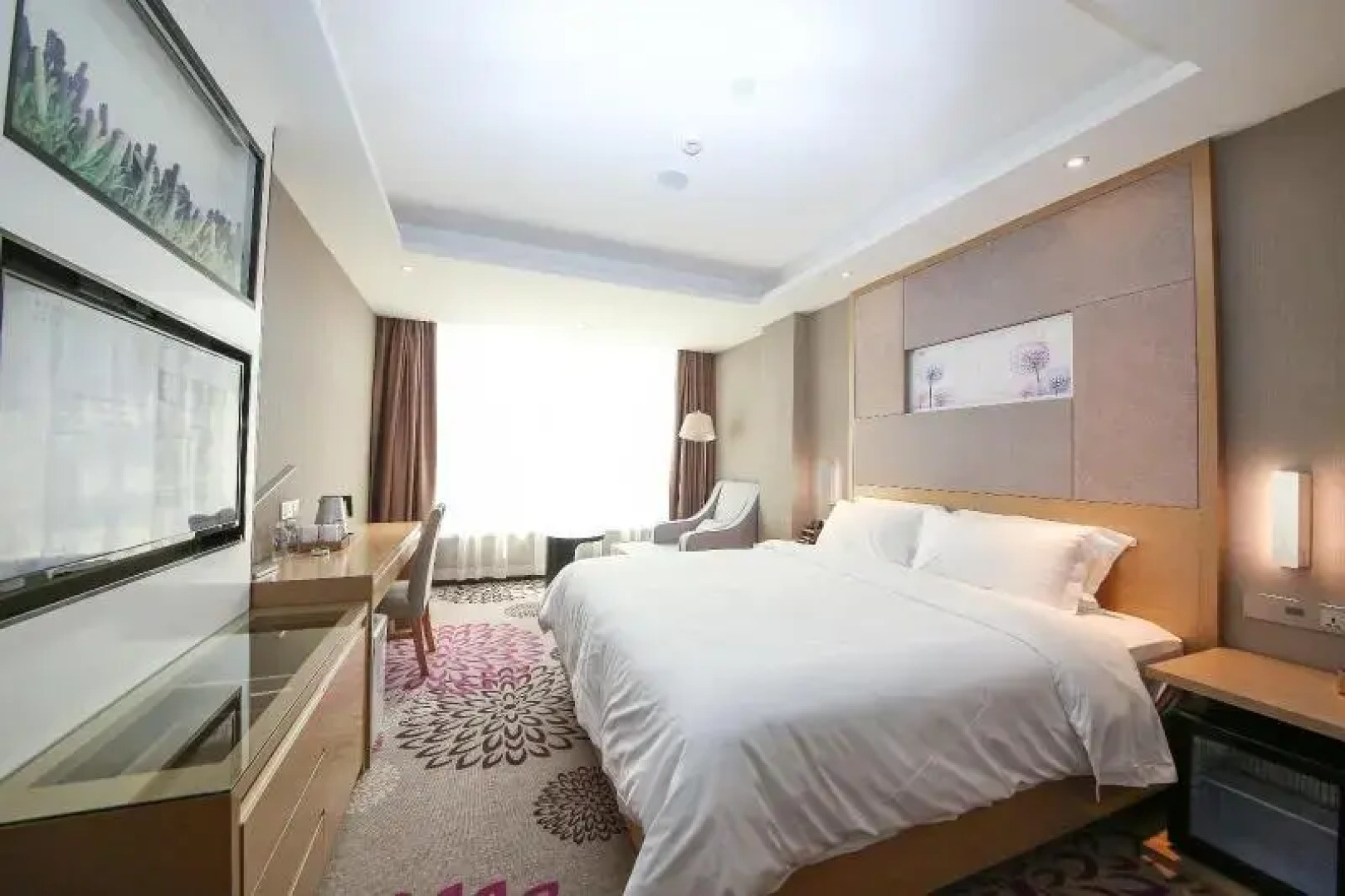 Lavande Hotel Jishou Xiangxi Economic Development Zone