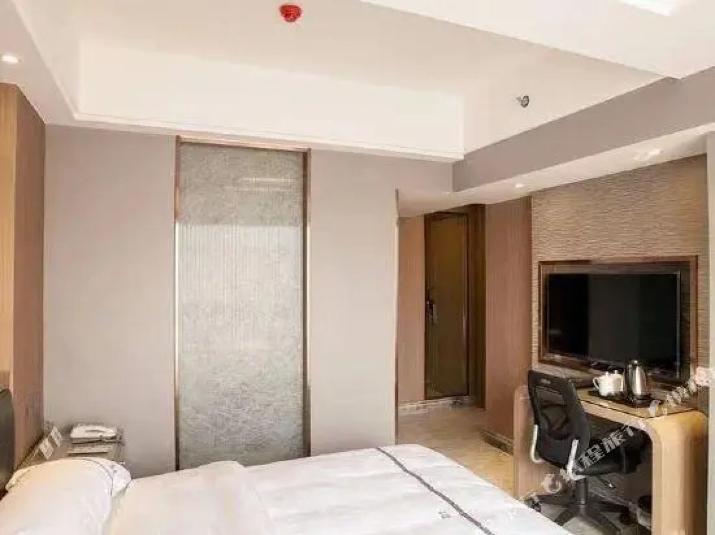 Super 8 Jinzhou Nanhuan Road Changjiang University