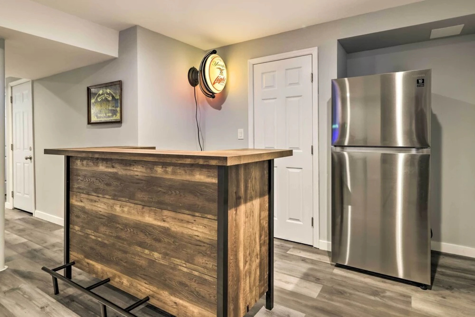 Hot Tub, Lake Access: Spacious Poconos Getaway!