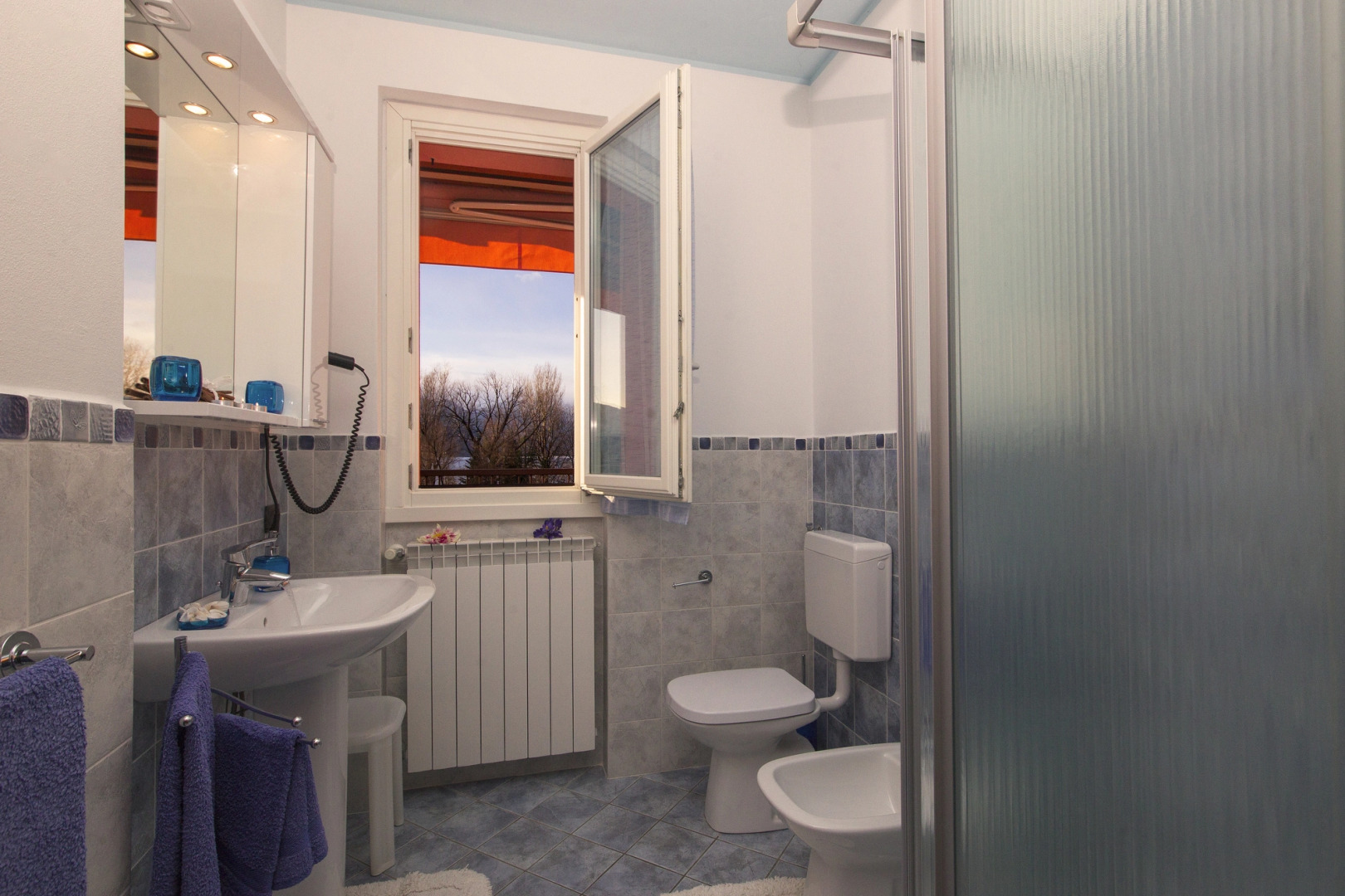 Casa Fiorita Pool and Lake