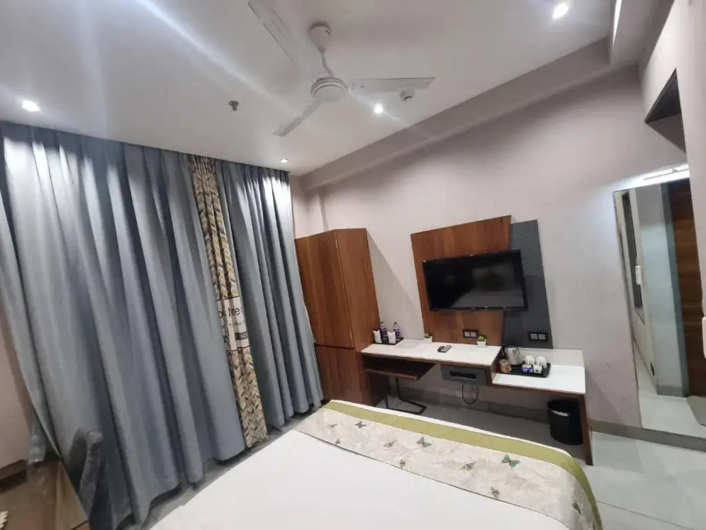 RG Exclusive Hotel-Akola