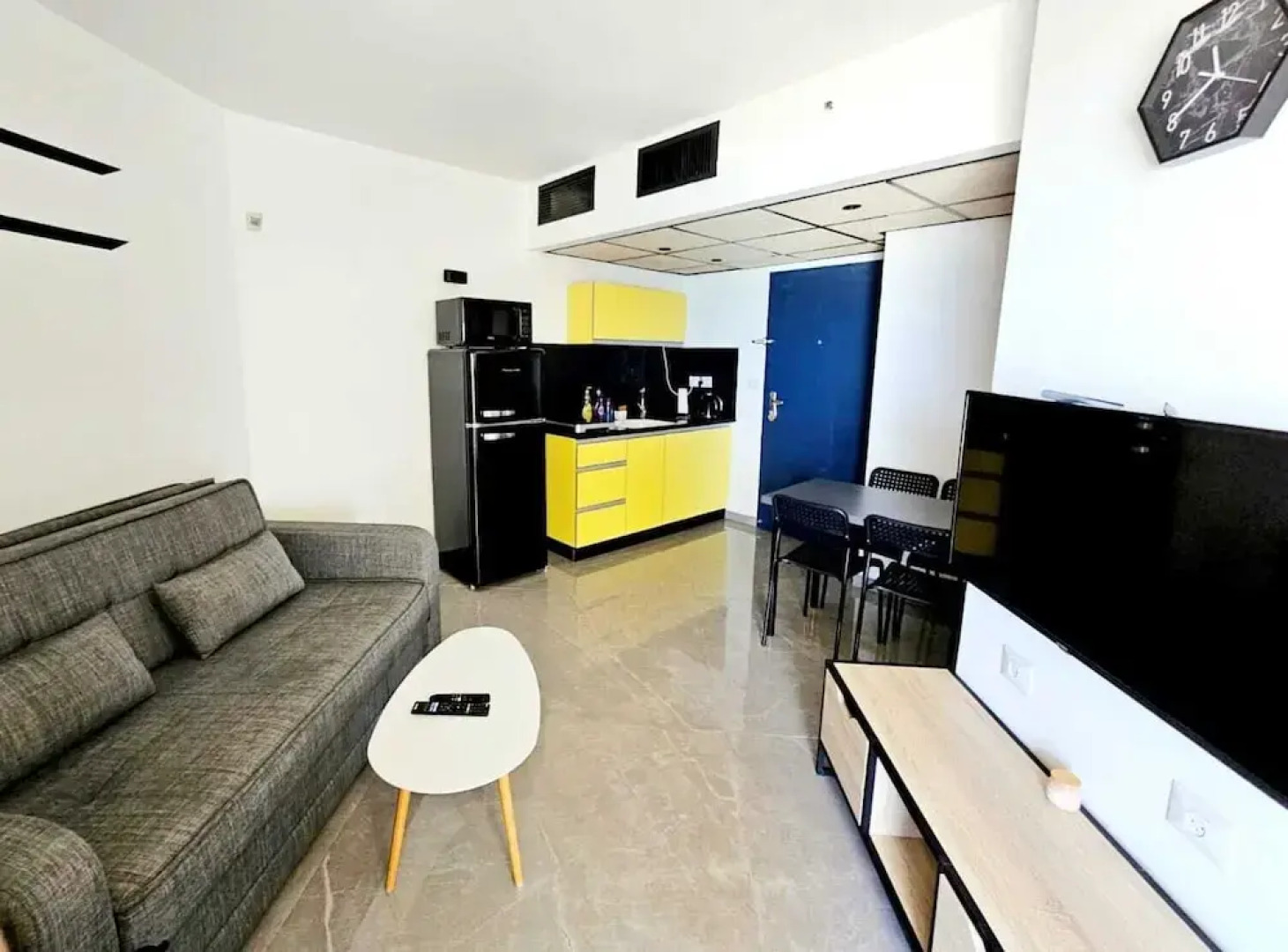 SHaYaSH apartments Leonardo Bat-Yam