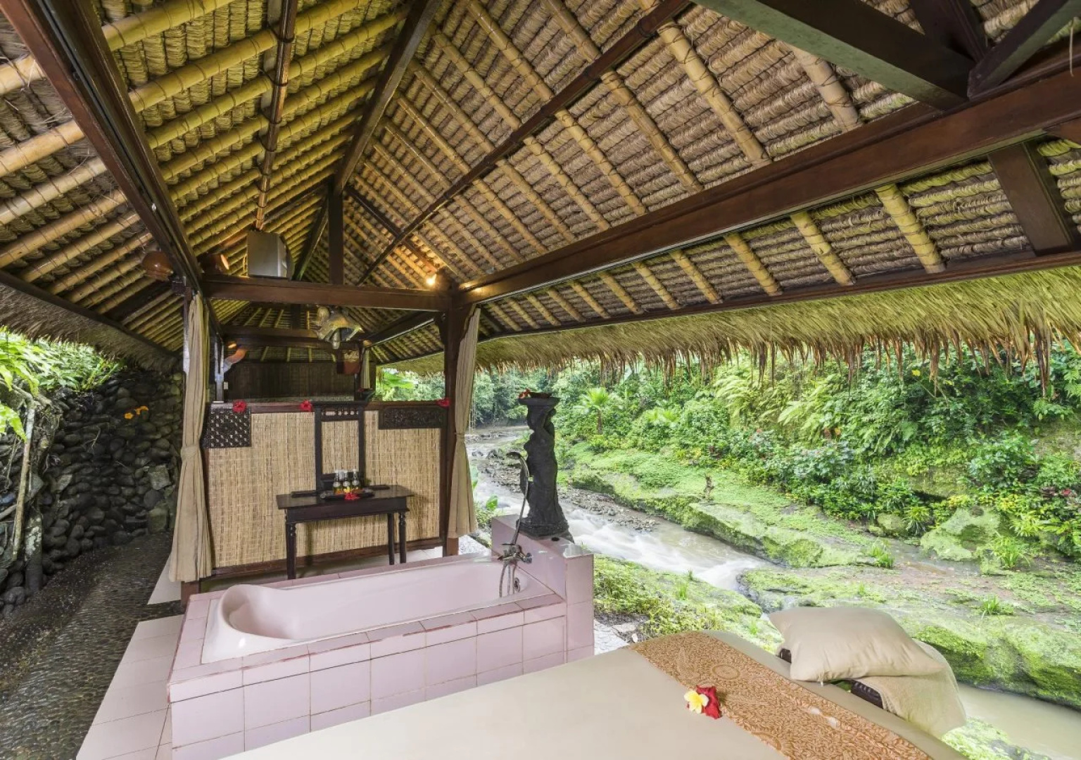 Hotel Tjampuhan Spa