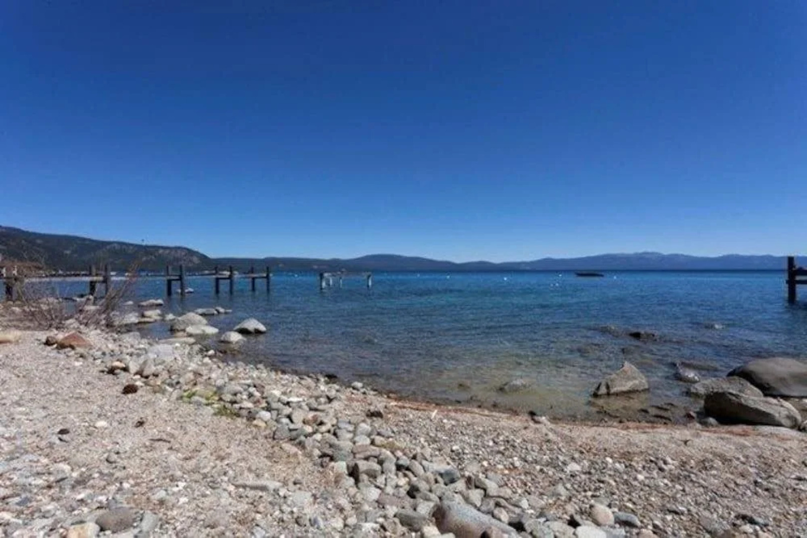 Fraser Lakefront Rental Cabin by RedAwning