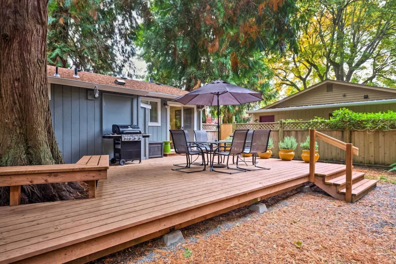 House w/ Deck on Whidbey Island, 1 Mi From Shore!