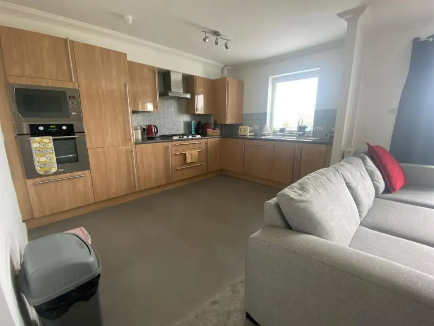 The Duplex Nairn- Spacious 3 Bedroom with sunny balcony