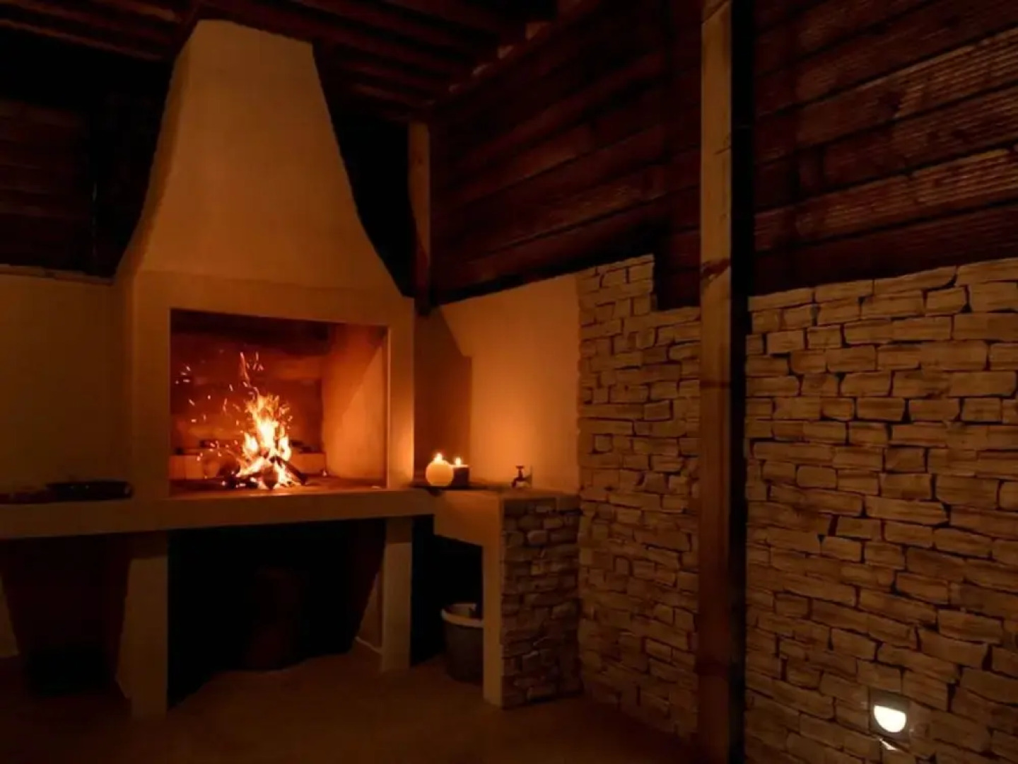 Luxury Villa Lelu With Heated Saltwater Pool, Parking, High Speed Internet, Bbq, el. car Charge T2