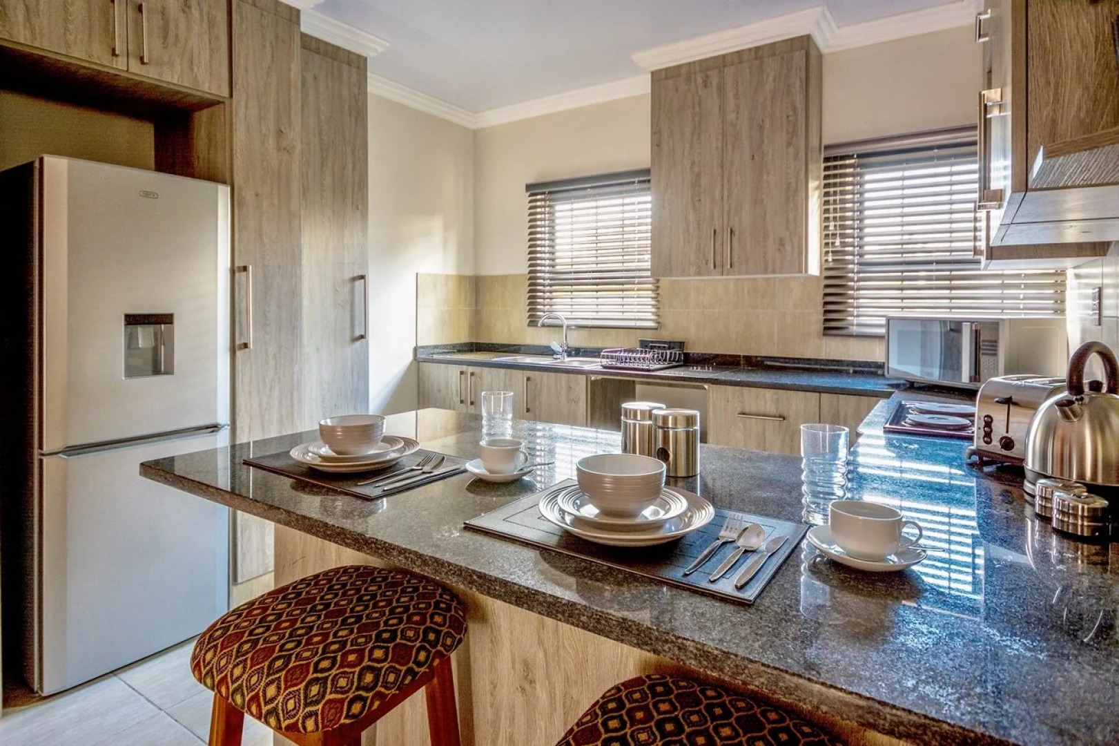 Camelot Guest House & Apartments