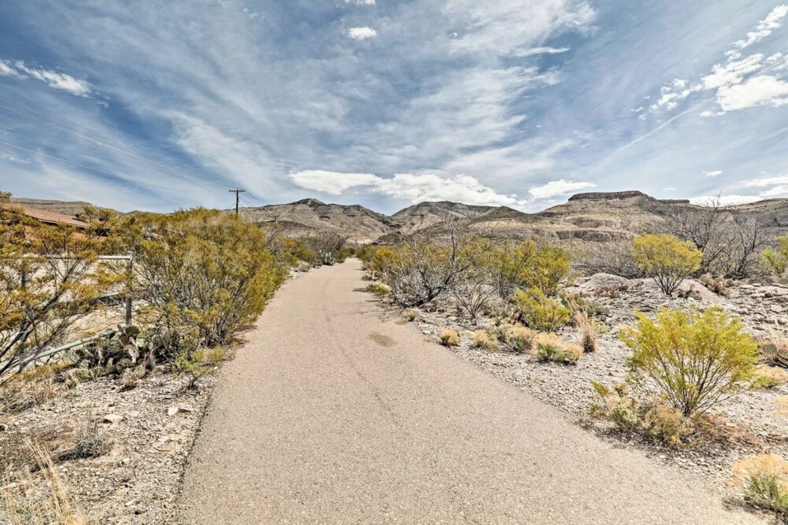 Mountain View Desert Home - 25 Mins to White Sands