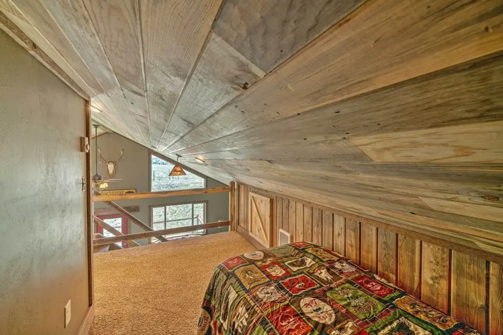 Mtn-view Cabin 40 Mi to Yellowstone Ntl Park!