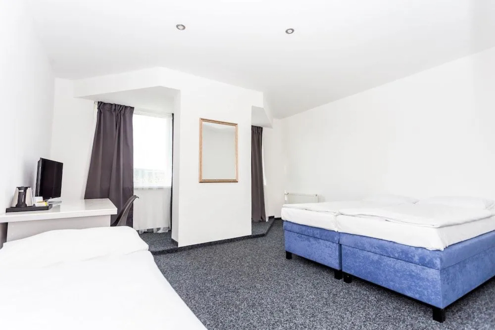 TIF hotel & restaurant