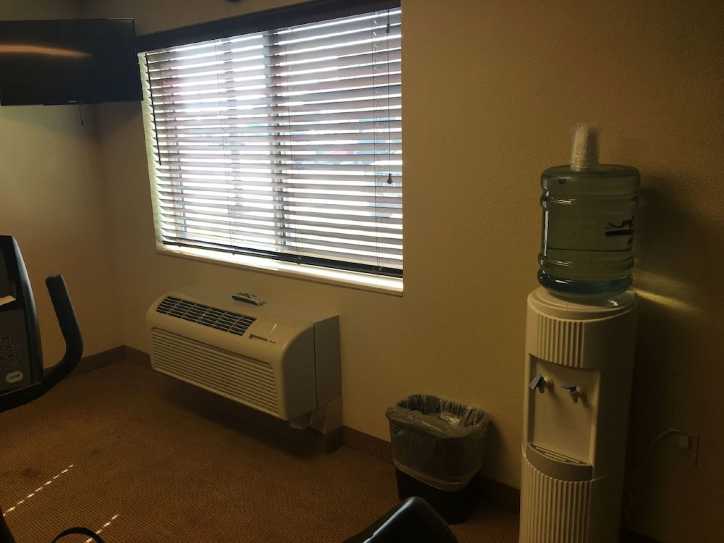 AmericInn by Wyndham Monmouth