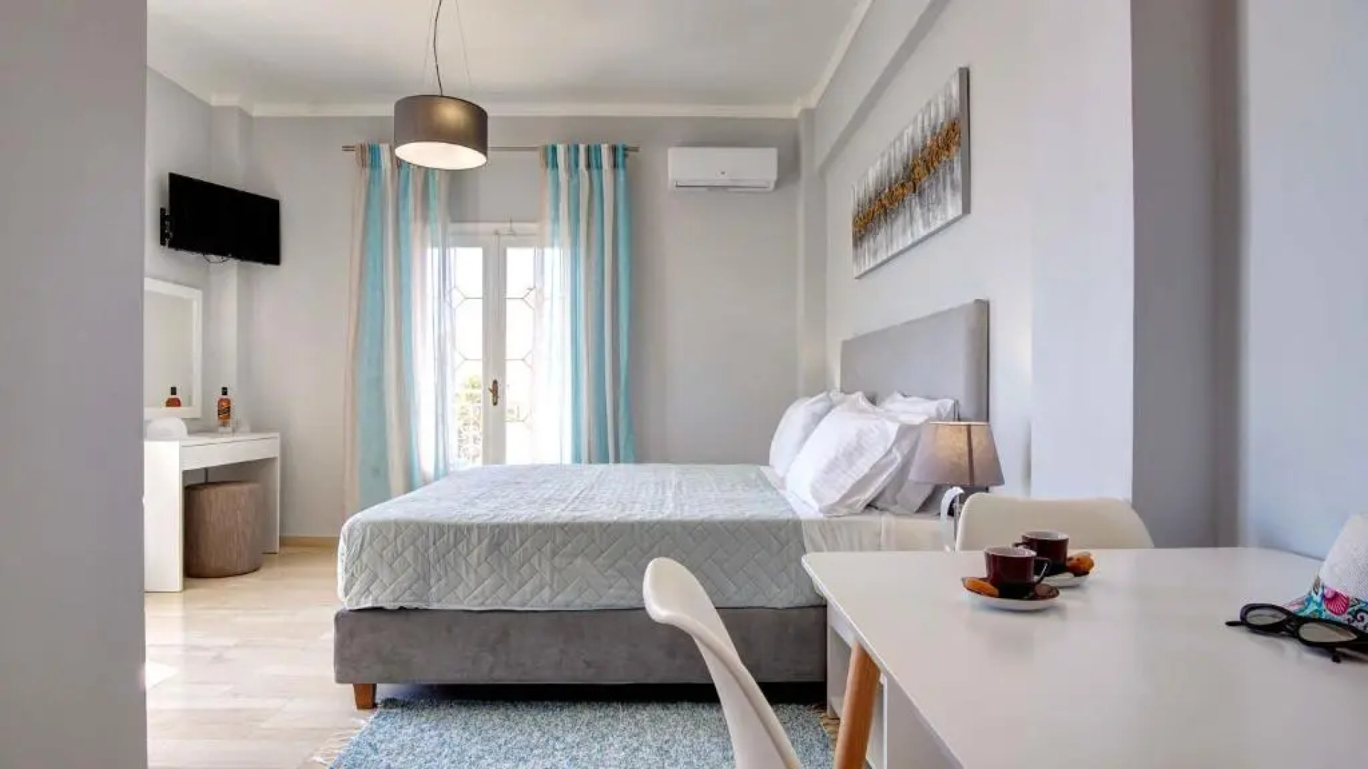 Azure Mare Studios by Hotelius