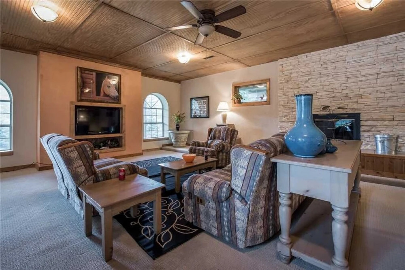 Blue Bear Retreat - Eight Bedroom Cabin