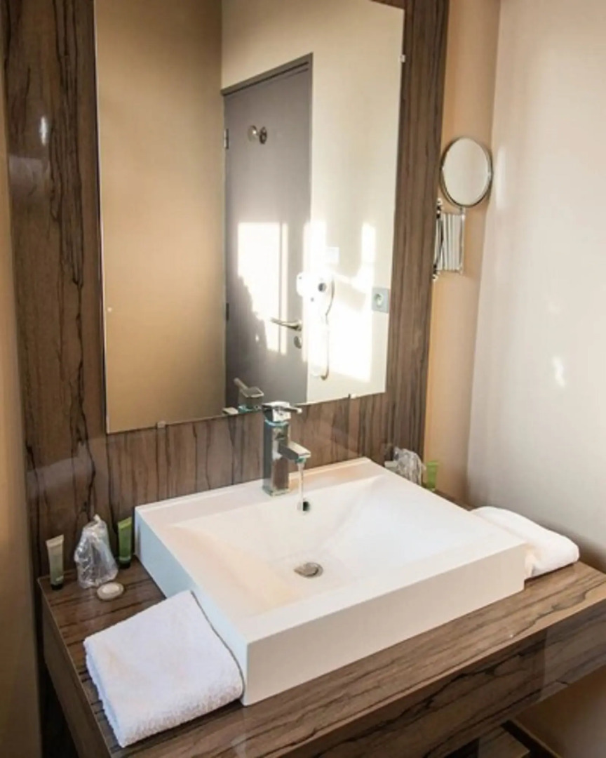 Safari Hôtel - Restaurant l'Hibiscus