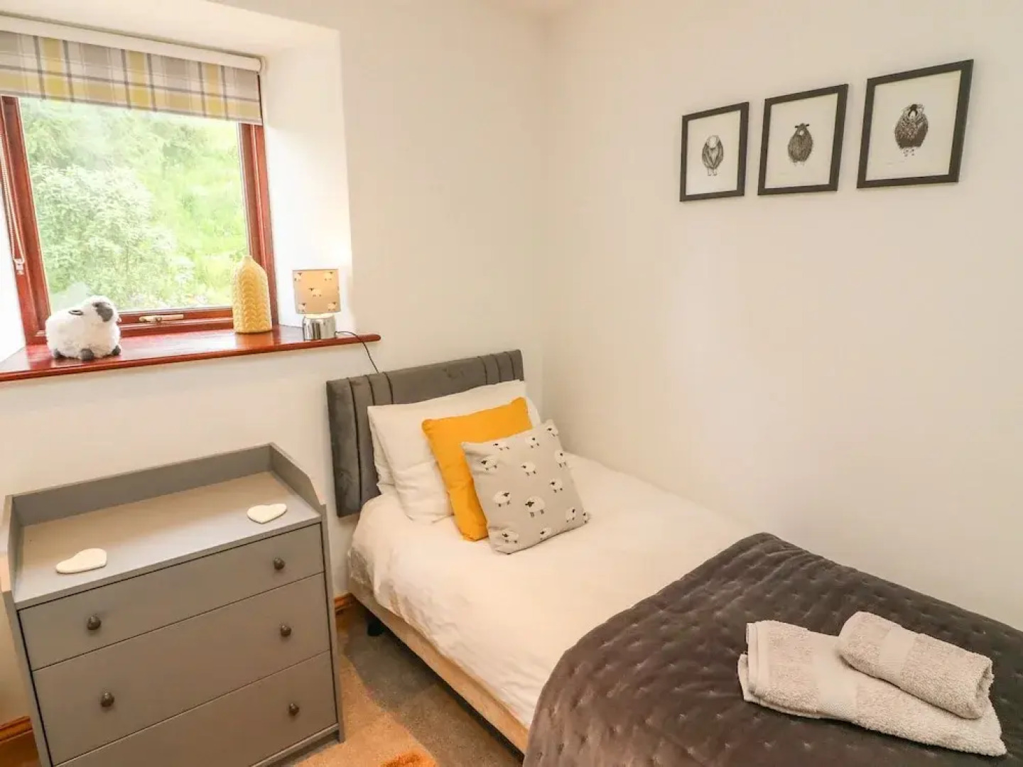 The Arches Larklands