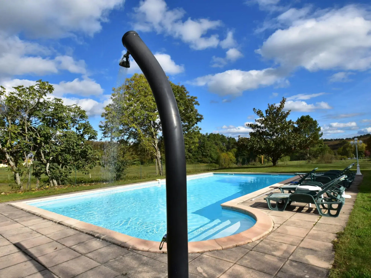 Vintage Holiday Home in Besse with Swimming Pool