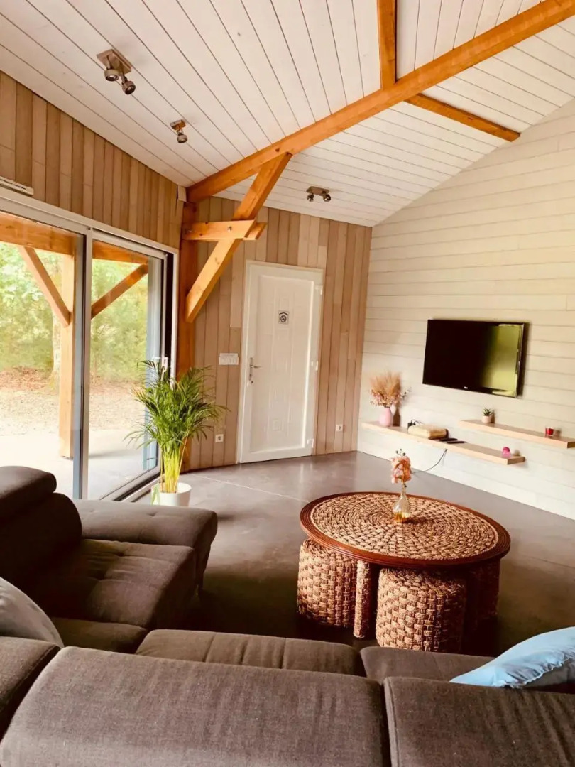 L estanguet maison octogonale en forêt