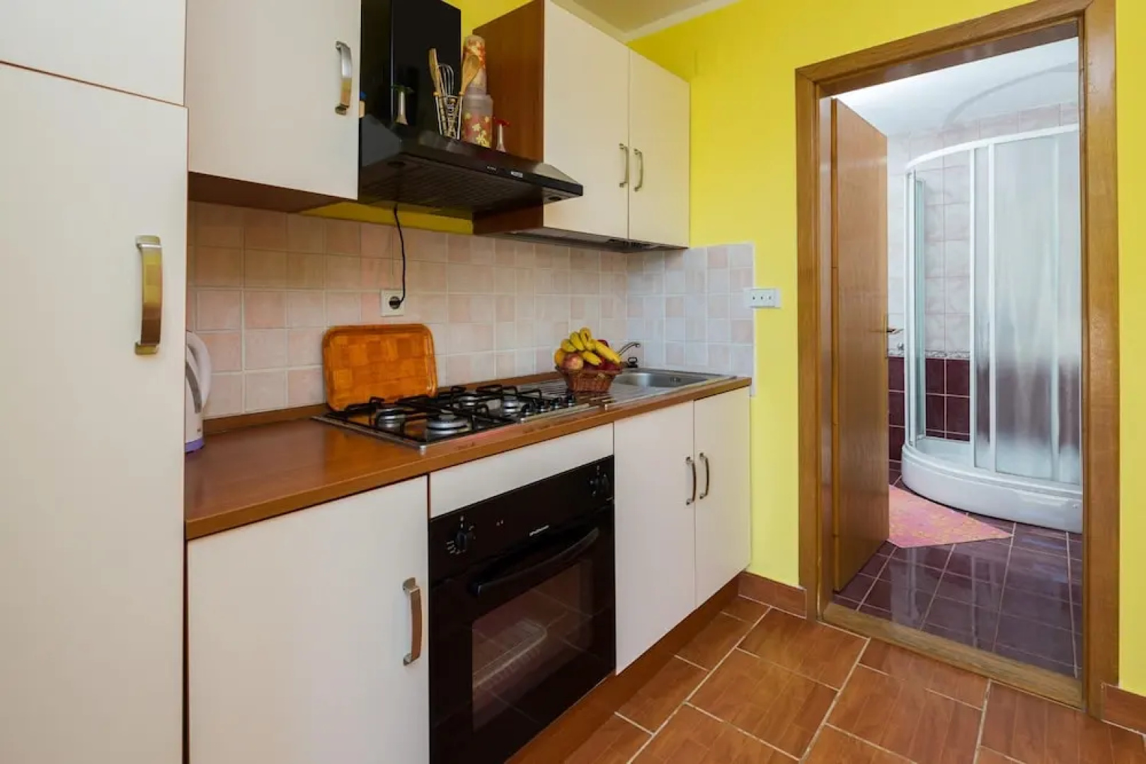 A5 - Modern apt With Terrace, 3 min Walk to Beach