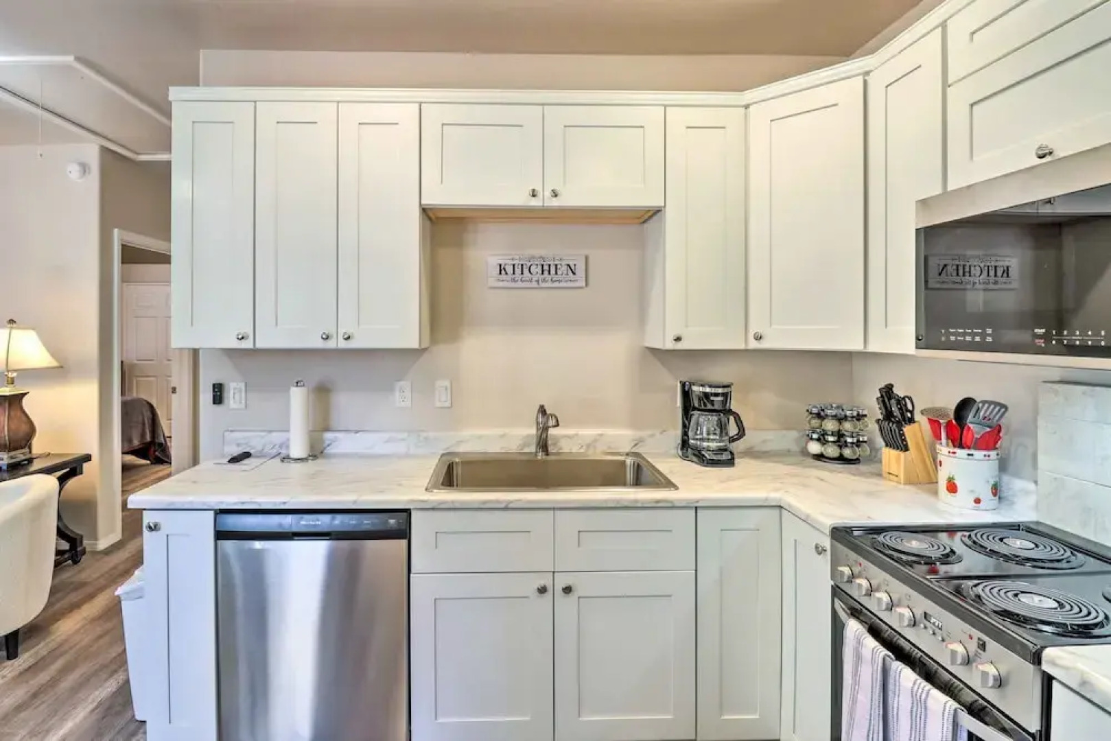 Pet-friendly Heber Escape in the Pines w/ Views!