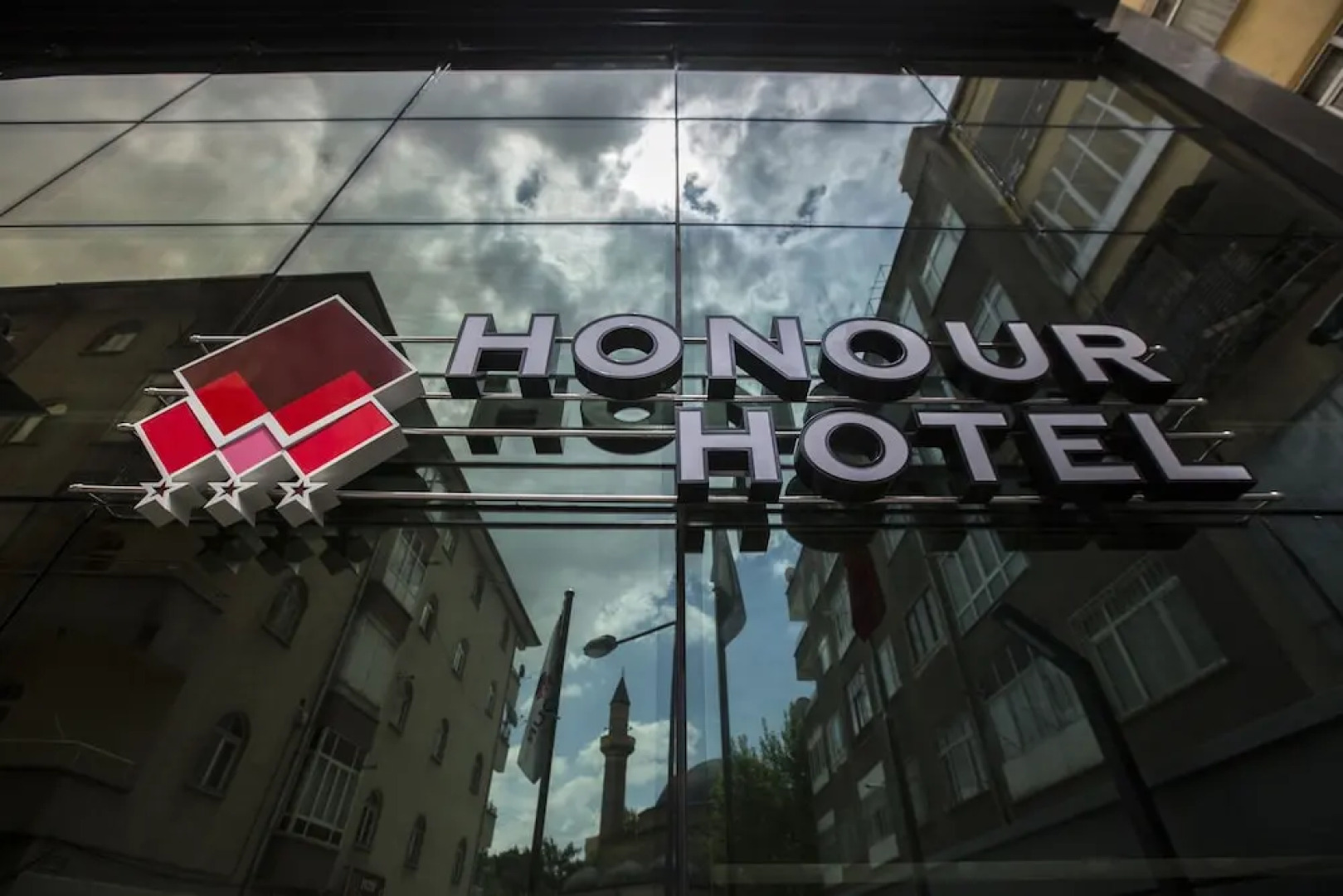 Honour Hotel