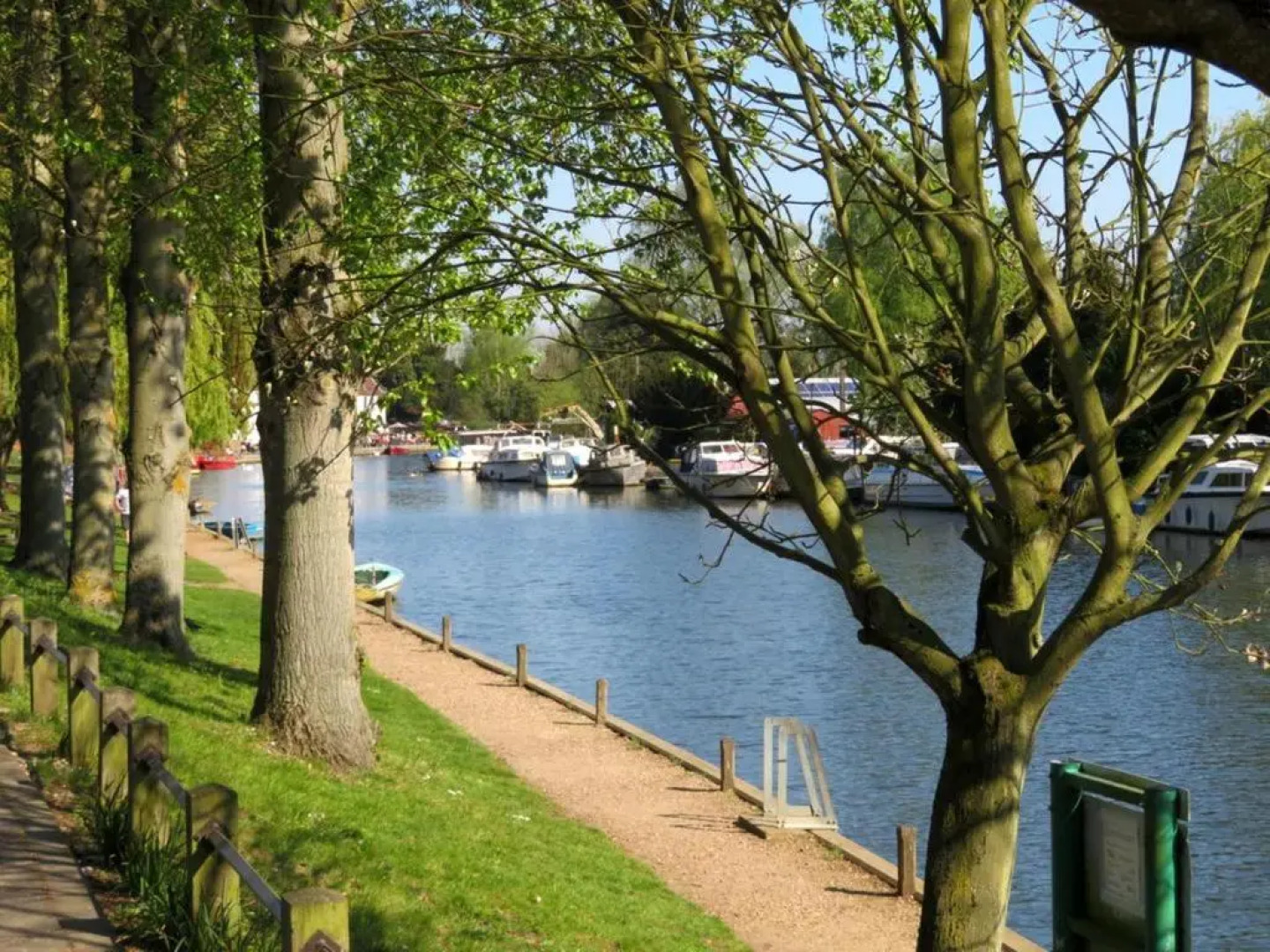 Riverside Hotel Bed and Breakfast