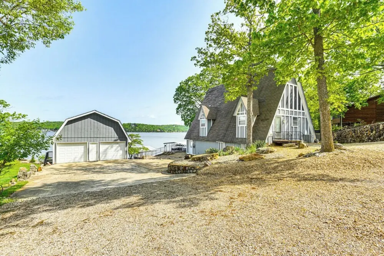 Waterfront Yard, Dock + Game Room: Linn Creek Home