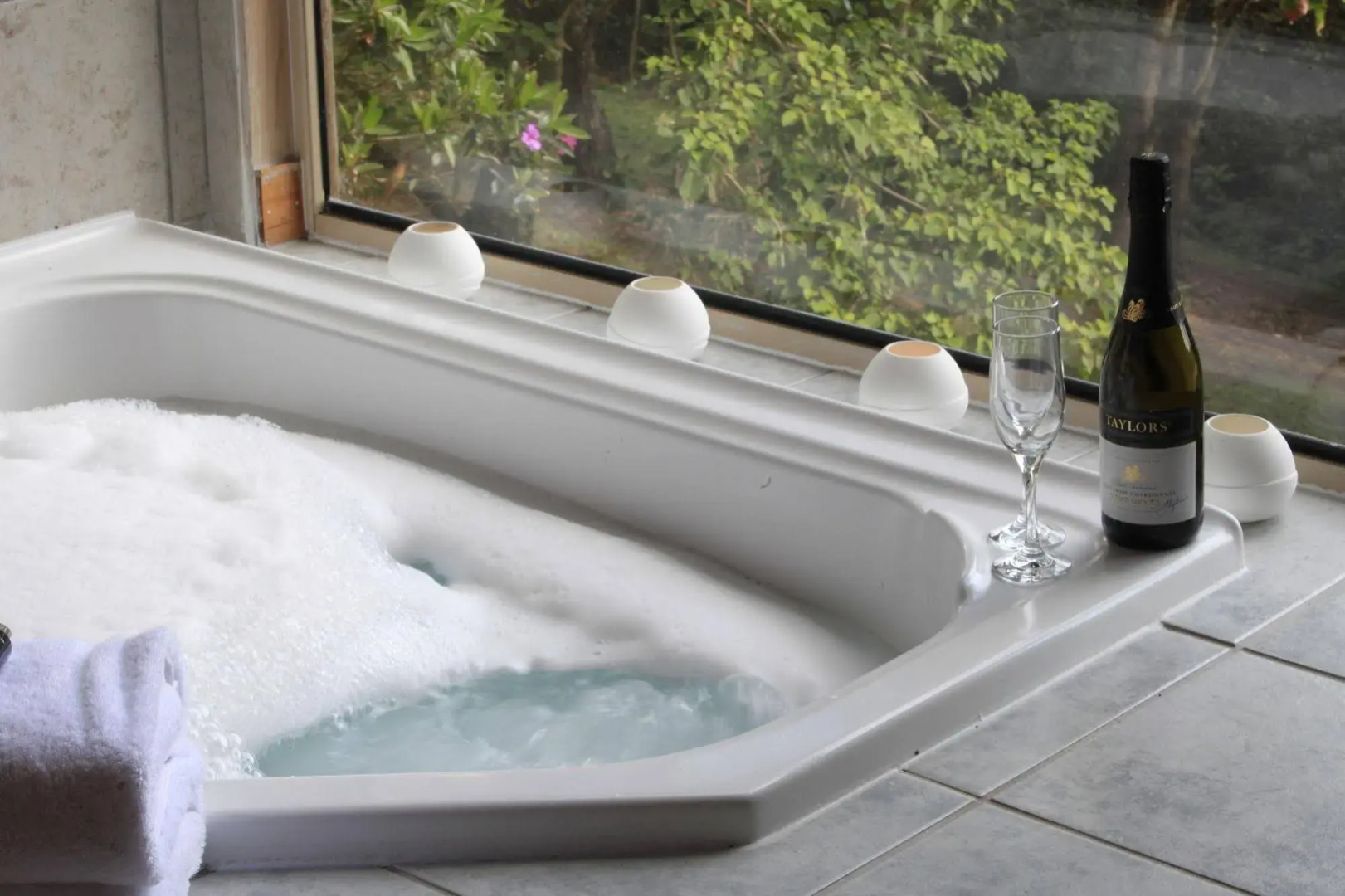 Belle's at Montville