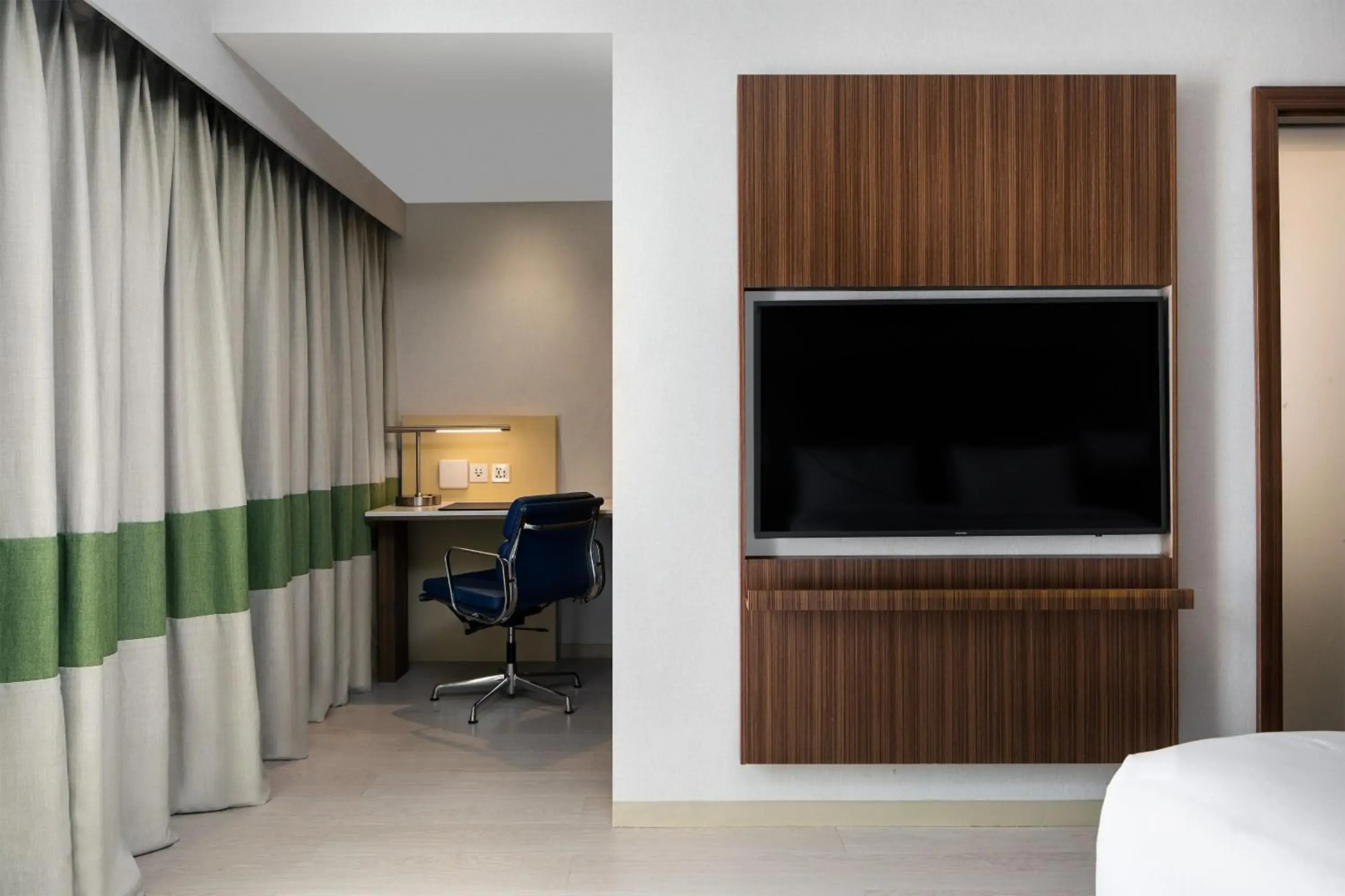 Отель Four Points by Sheraton Dar es Salaam New Africa