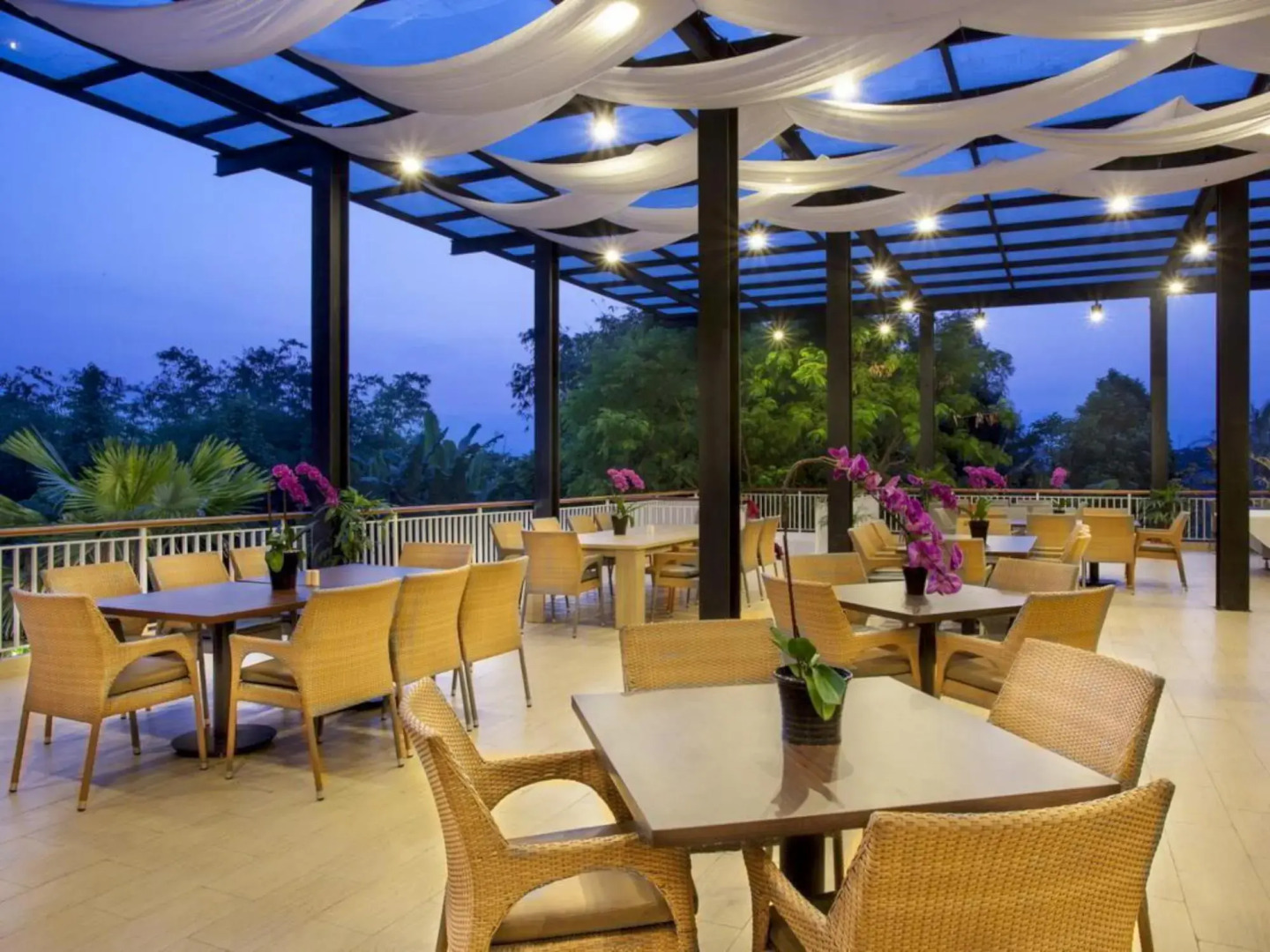 Padjadjaran Suites Resort & Convention