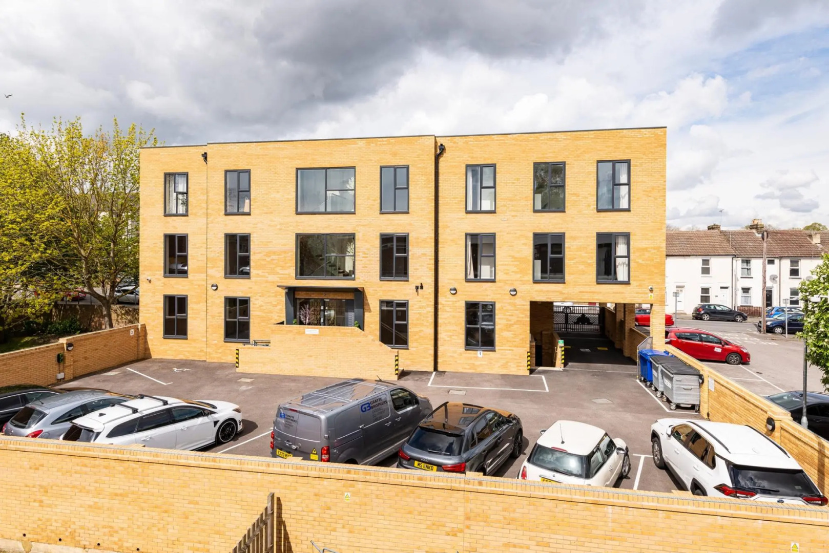 Wonderful Top-floor Apartment