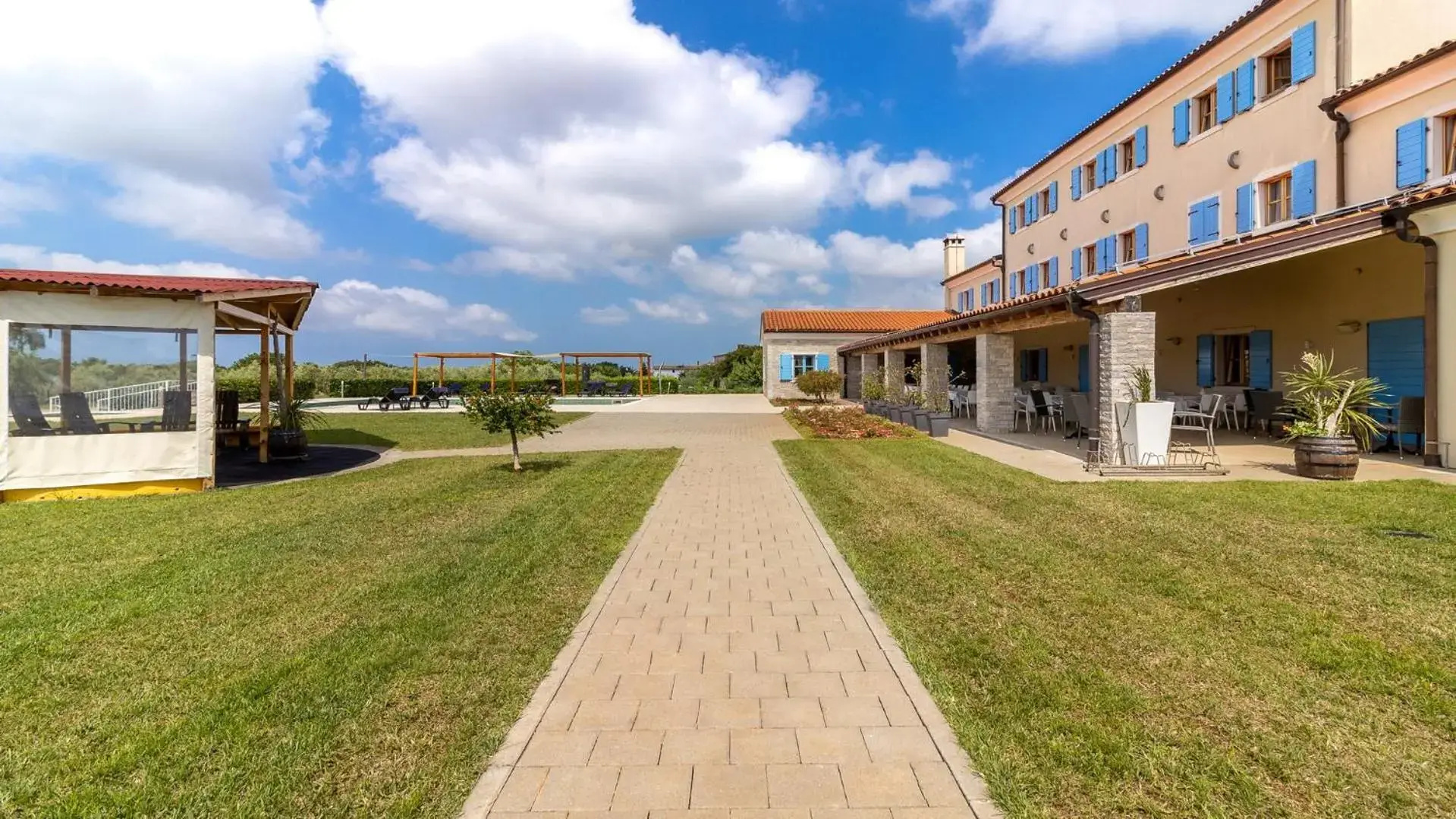Hotel & Restaurant Velanera