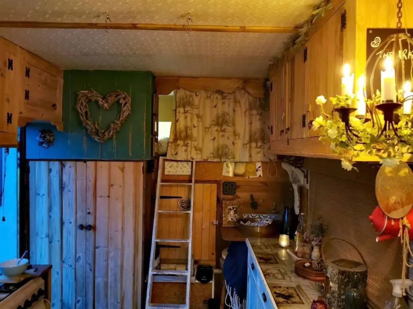 Gorgeous Horsebox at Glamp in Style in East Sussex