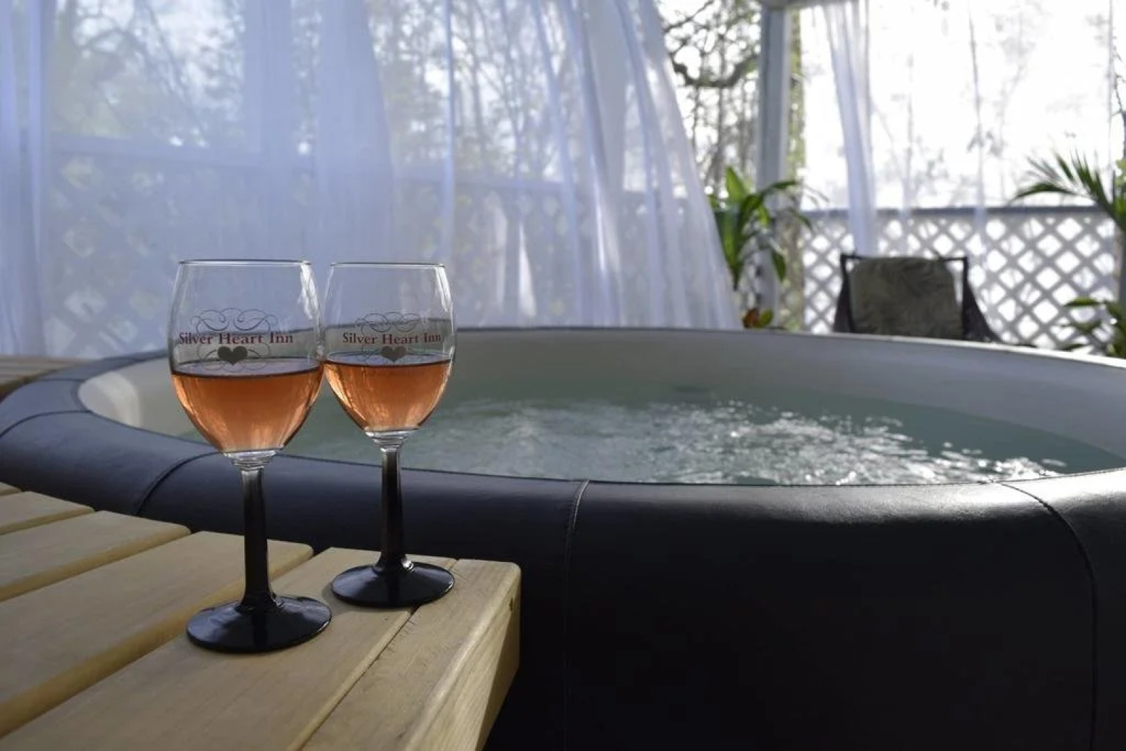 Silver Heart Inn and Cottages