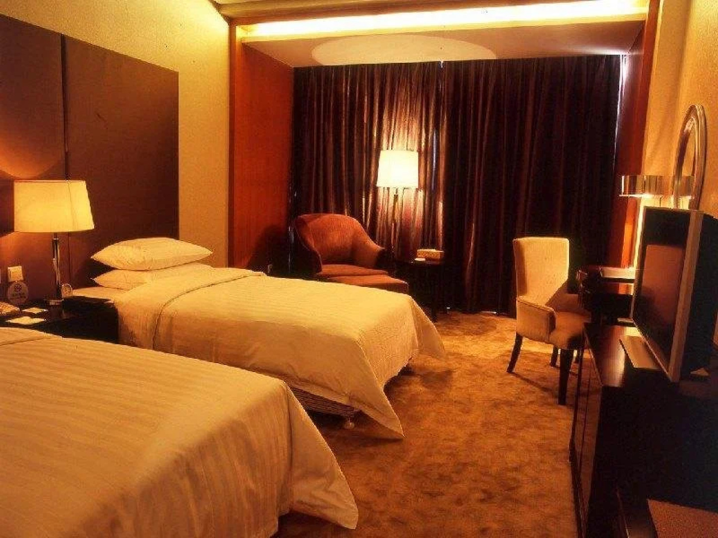 Phoenix International Hotel