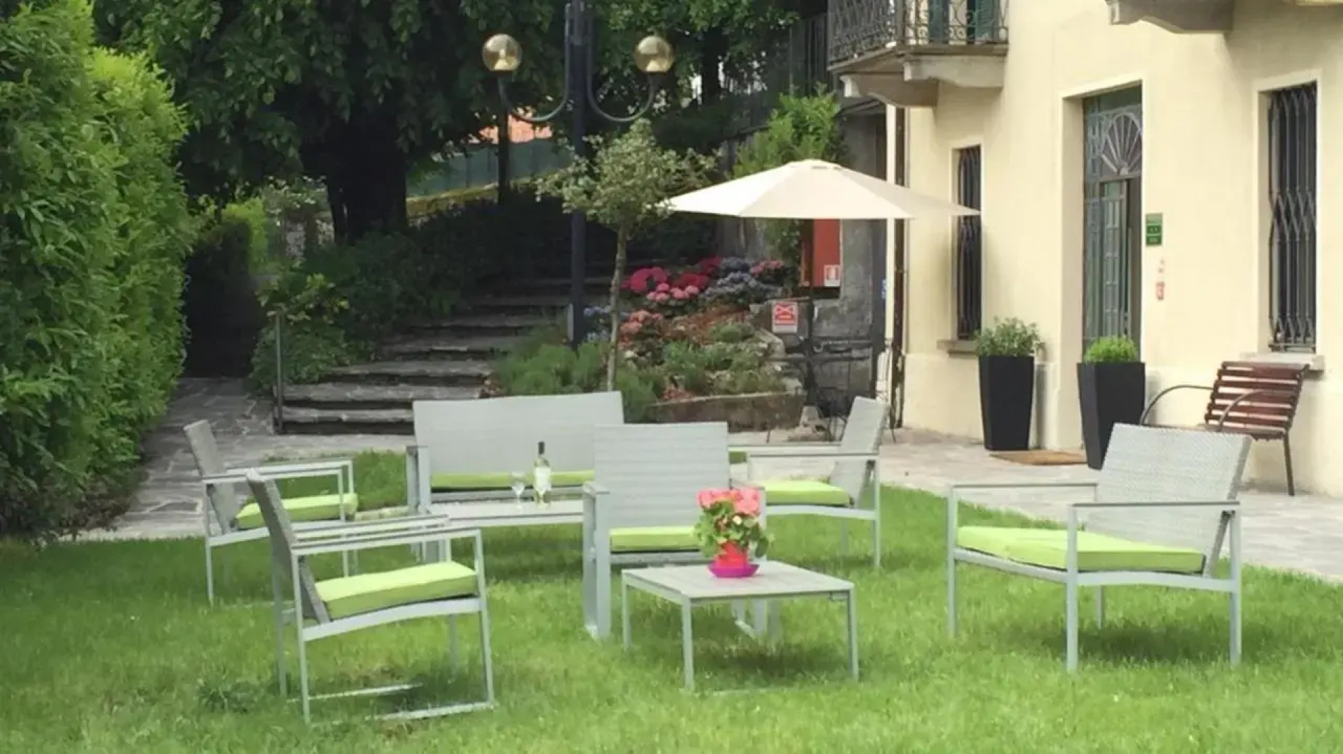 Shangrilla Hotel & Restaurant