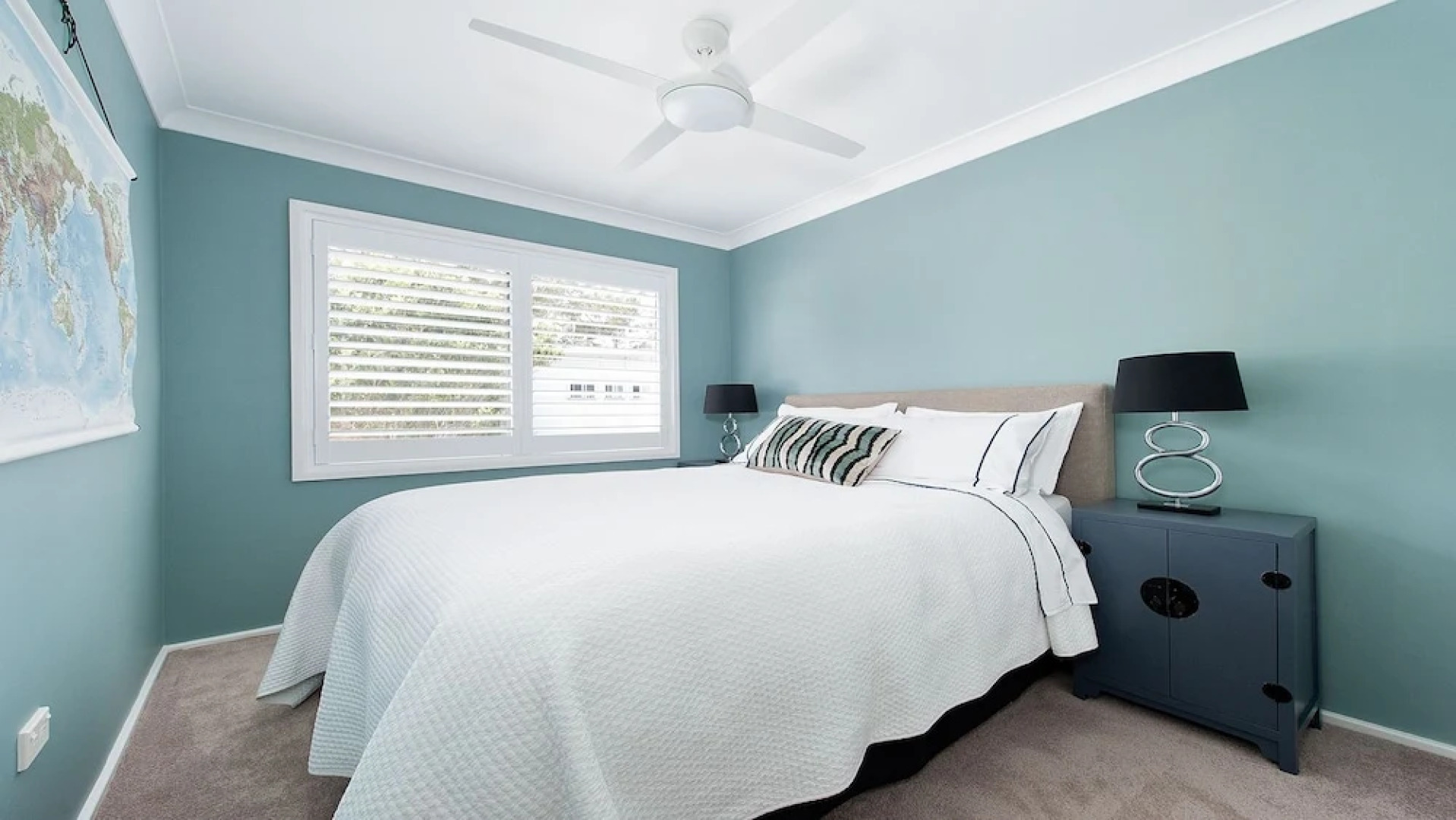 Sandyfeet at Shoal Bay