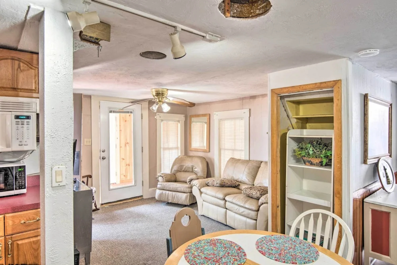 Bayside Weirs Beach Cottage < Half Mile to Pier!