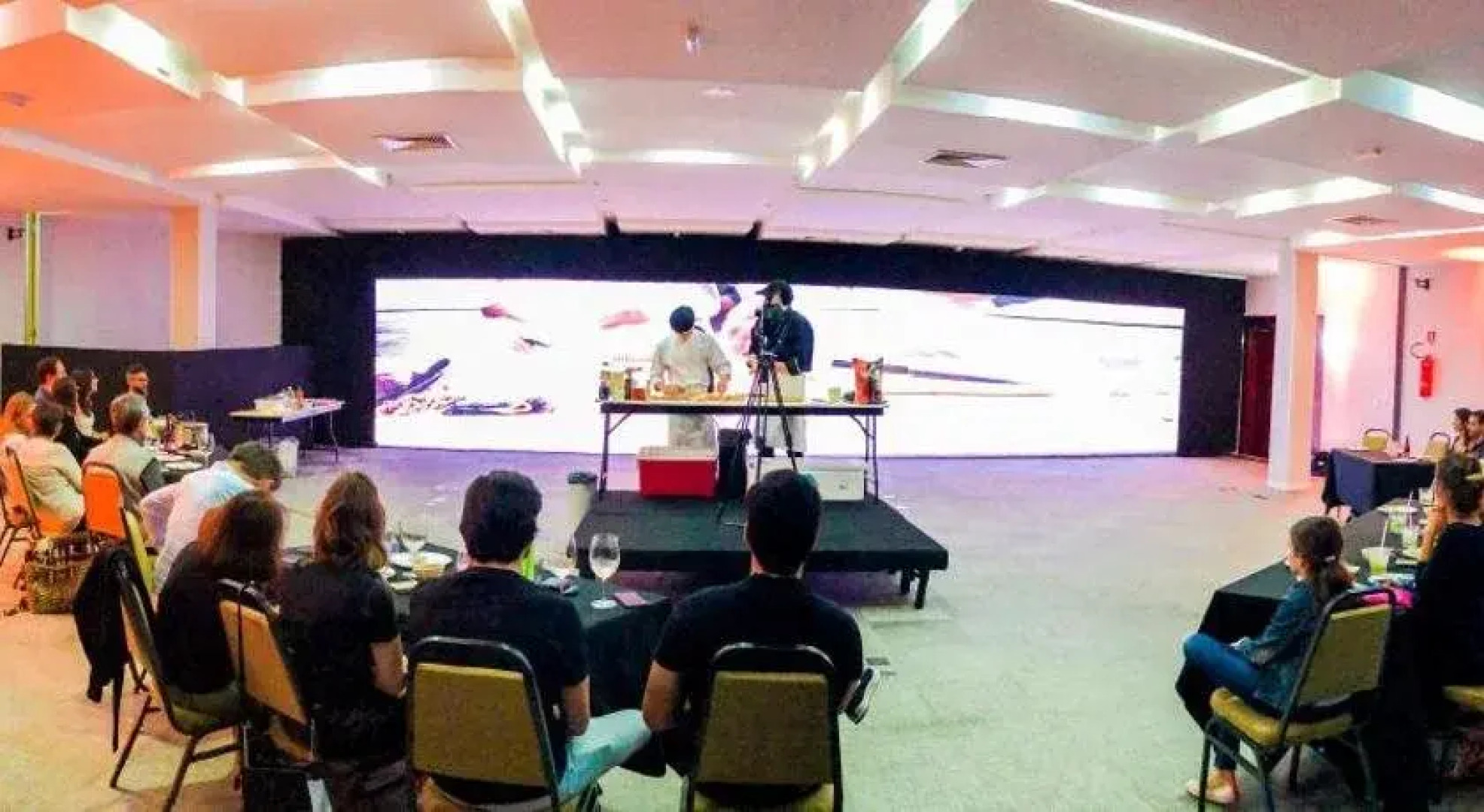 Lake Side Apart Hotel