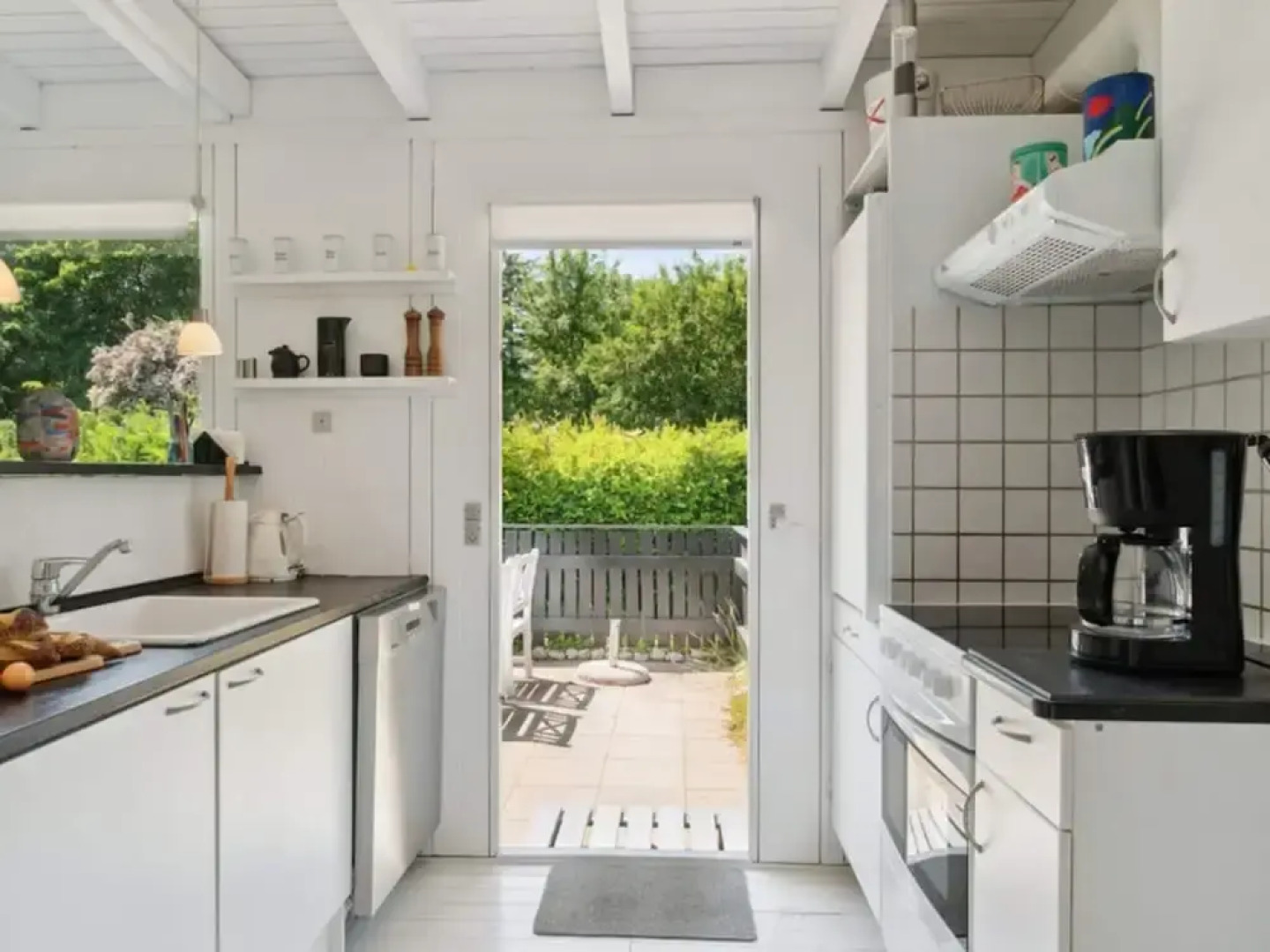 6 Person Holiday Home in Dronningmolle