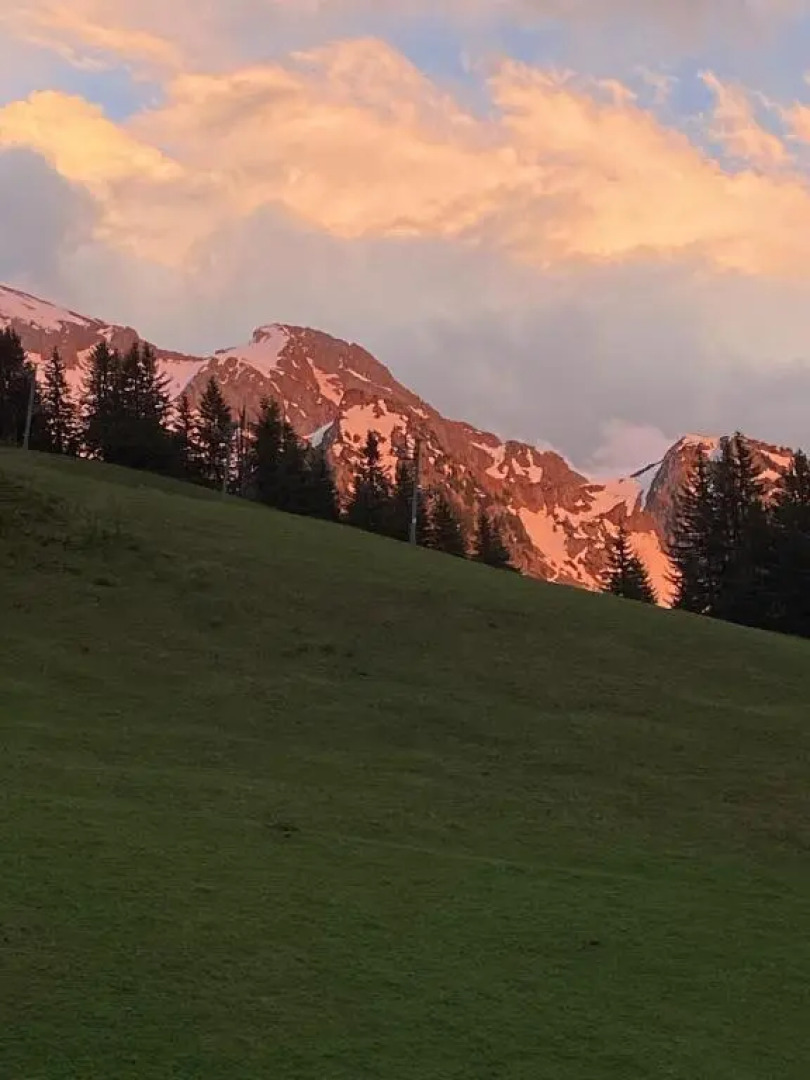 Appartement de 2 chambres a Manigod a 100 m des pistes avec piscine partagee et wifi