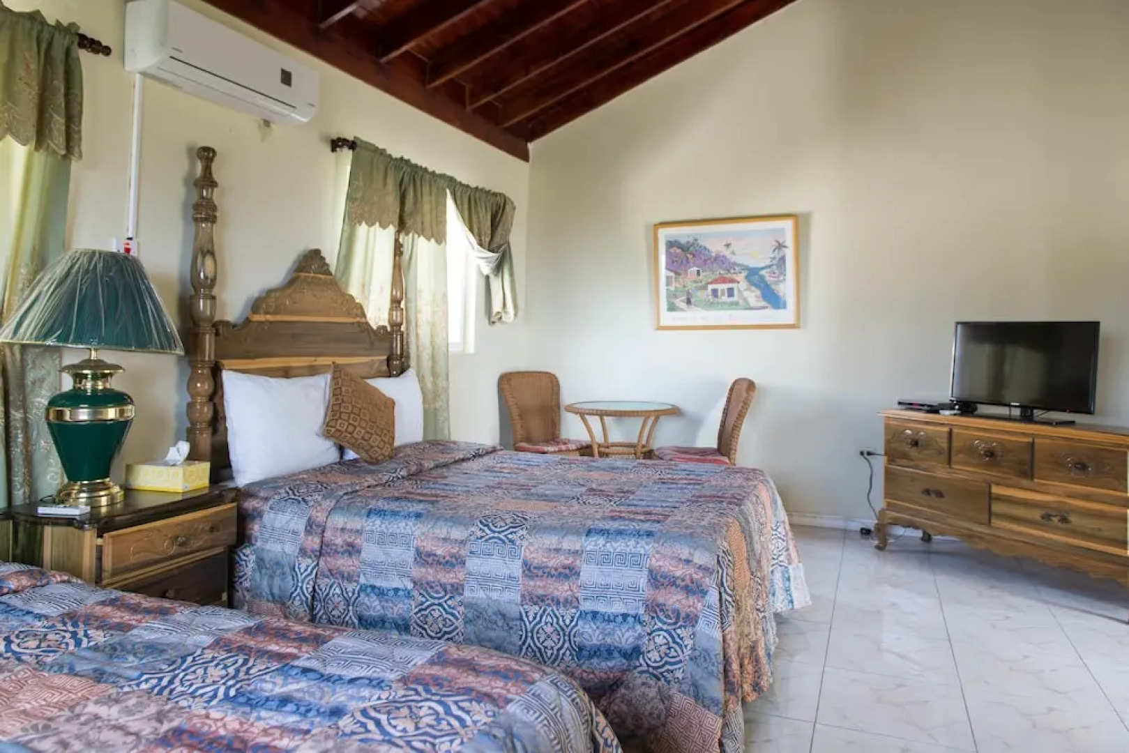 The Royal Kensington Villa