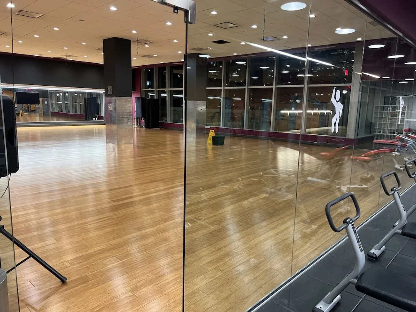 Atlas Suites - Bay & College