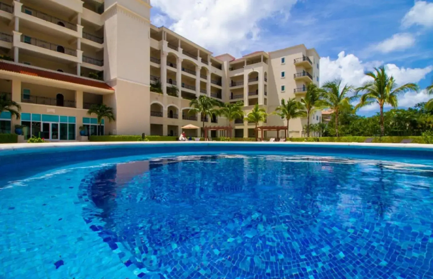 Villa Segovia @ Landmark by the Sea