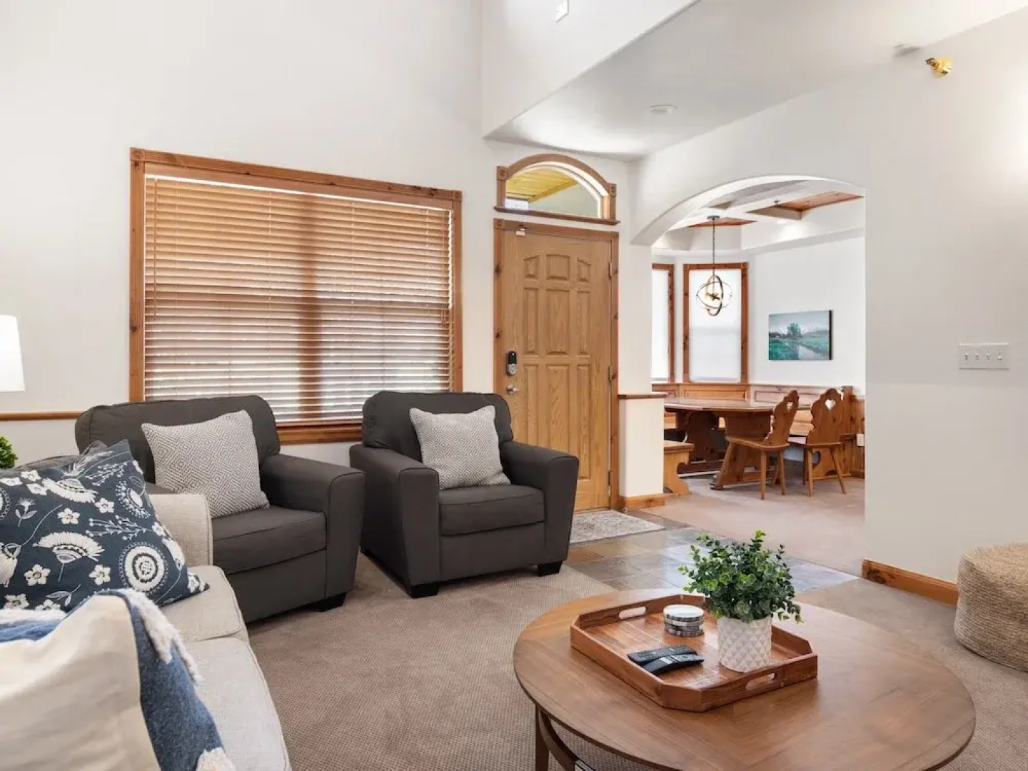 Family Getaway~pool, Hot Spring, Scuba & Ice Castles 727 4 Bedroom Home by RedAwning