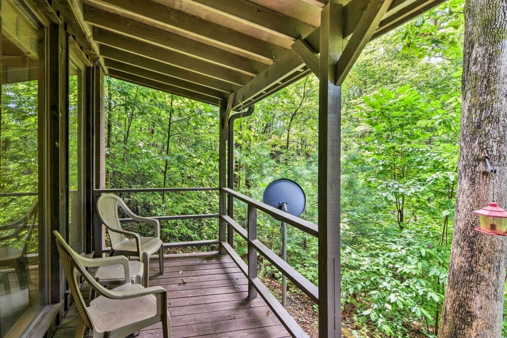 Robbinsville Cabin w/ Deck: 3 Mi to Fontana Lake!